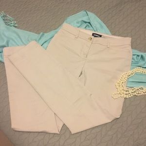 Express Stretch Khaki Pants Mid Rise in size 6Long